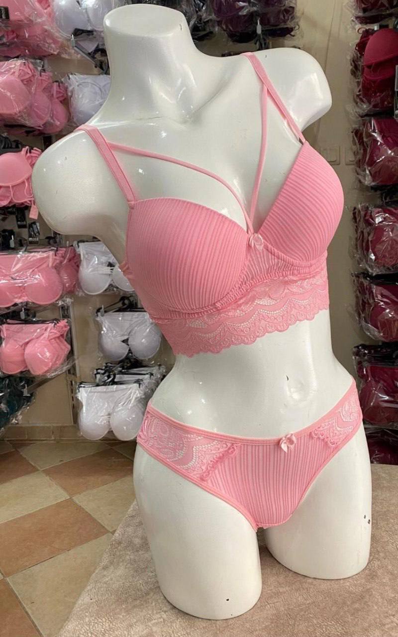 Pembe alt üst takım